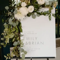 wedd easel